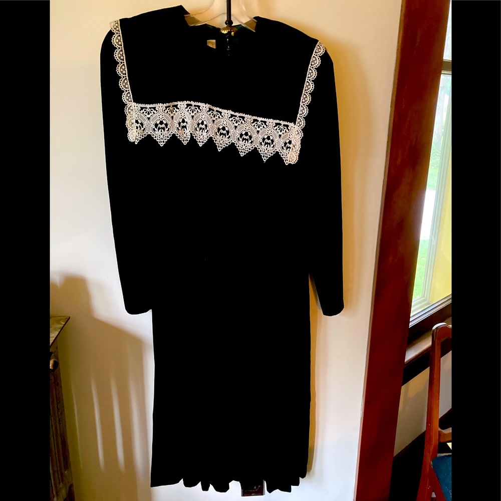 Vintage 1990’s Forest Green Velvet Dress